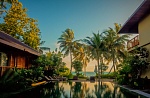 Территория отеля Dhevatara Beach 5*